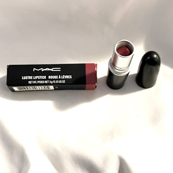 Woman’s MAC Cosmetics Lustreglass Lipstick 5100.10 US Oz Lady Bug New never used - Picture 5 of 15